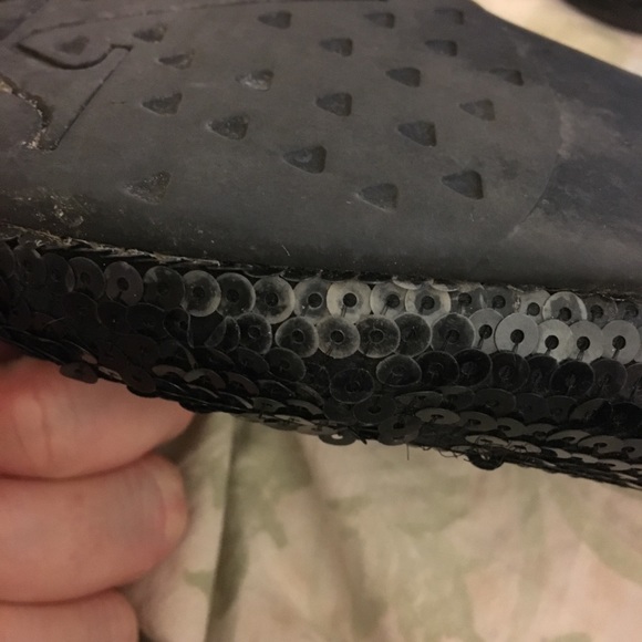 Adrienne Vittadini black sequin flats w/ rosette - Picture 4 of 4